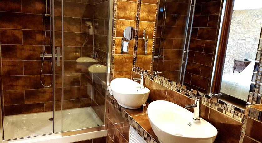 Image of Deluxe Quadruple Room 2