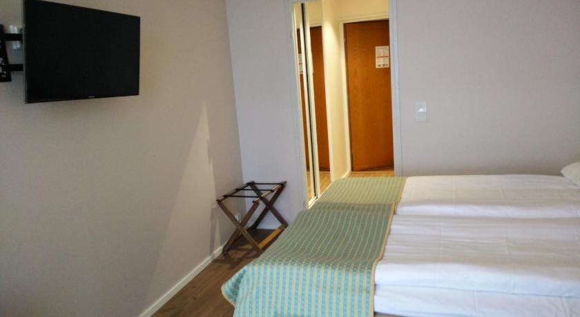 Image of Standard Double Room 4