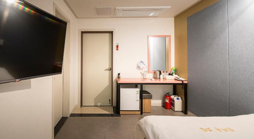 Image of Double Room 13