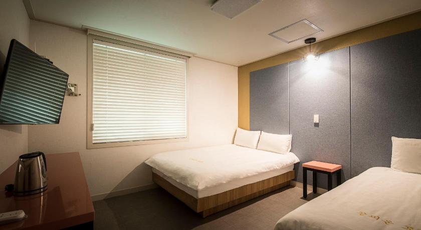 Image of Deluxe Twin Room 6