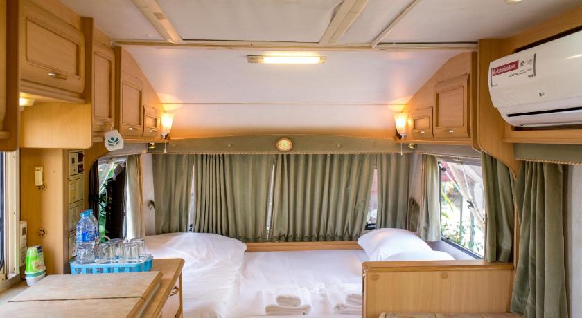Image of Caravan 0