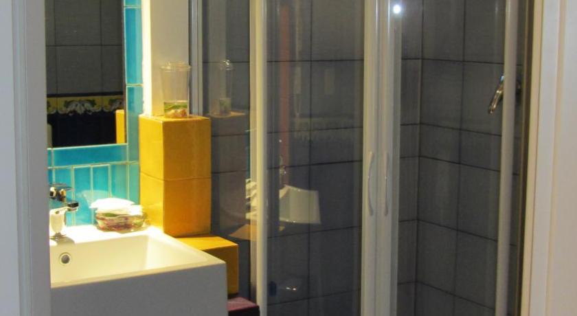 Image of Deluxe Double Room 9