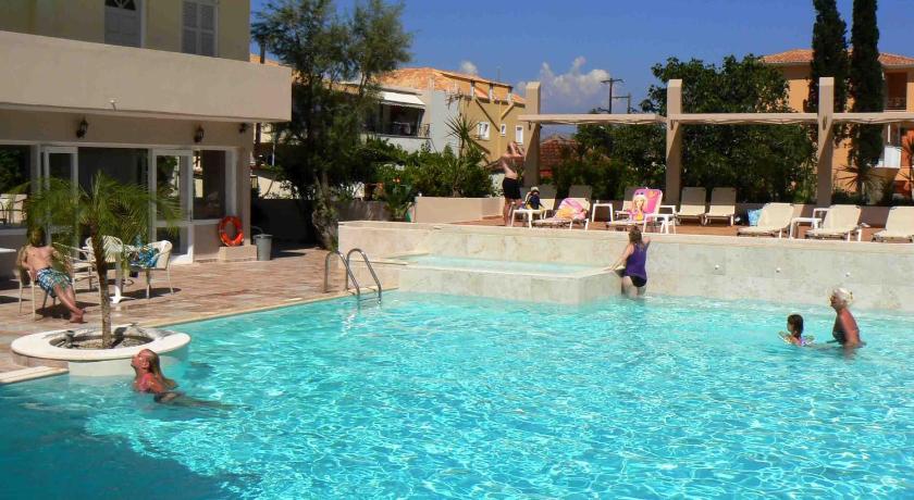 Happyland Hotel Apartments photo
