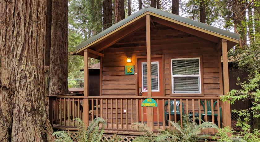 Emerald Forest Cabins — Hotel in Trinidad (CA)