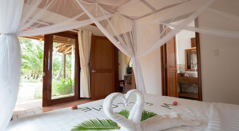 Image of Deluxe Family Bungalow 3