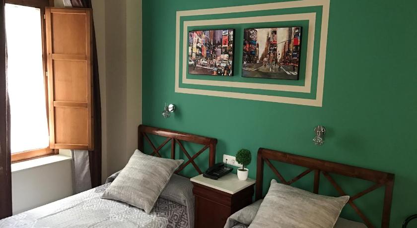 セビリア Hostal Puerta Carmona 2つ星 ホテル 外観