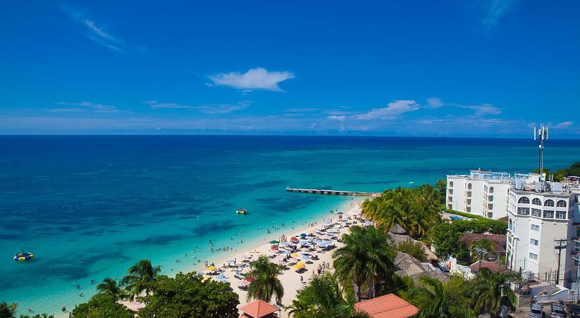 Montego Bay Club Apartments photo