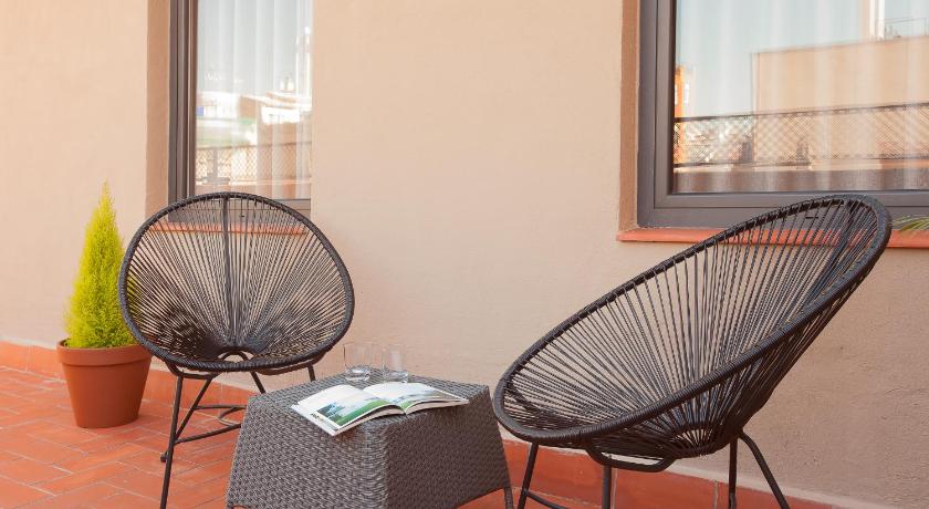 Click&Flat Europa Fira Apartments photo