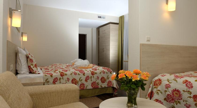 Image of Triple Room 1