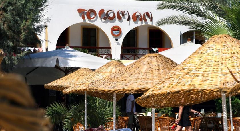 Toloman Hotel & Apartments photo