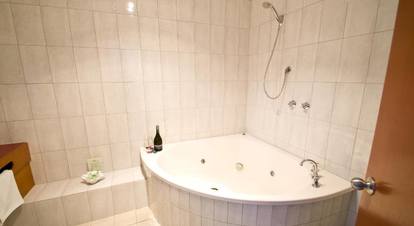 吉普斯兰地区 Warragul Views Motor Inn 4星级 酒店 泳池