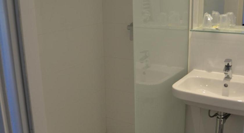 Image of Comfort Room 17