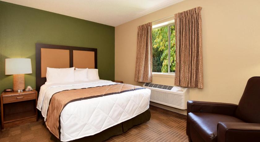 Extended Stay America Suites - Greensboro - Wendover Ave.