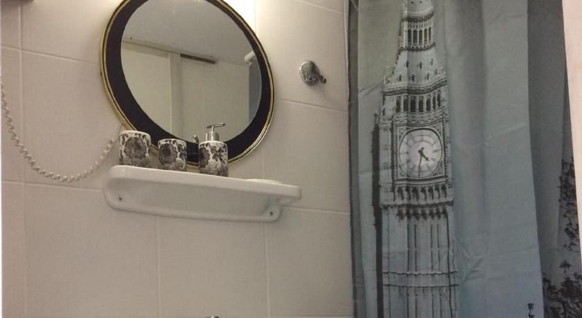 Image of Superior Double Room with Port View 2