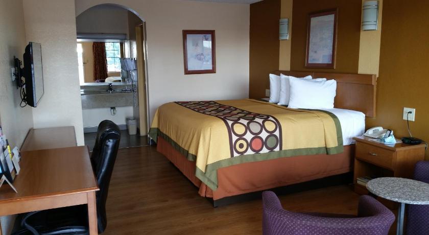 Super 8 By Wyndham Waco/Mall Area Tx photo