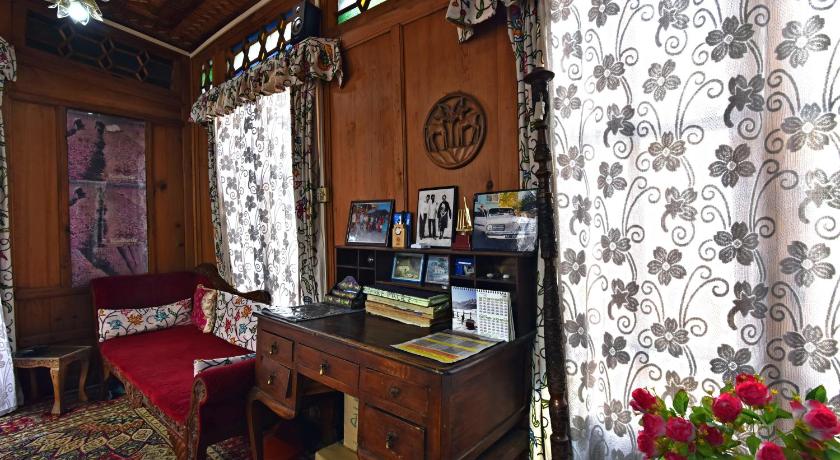 Lake Palace Group Of House Boats photo