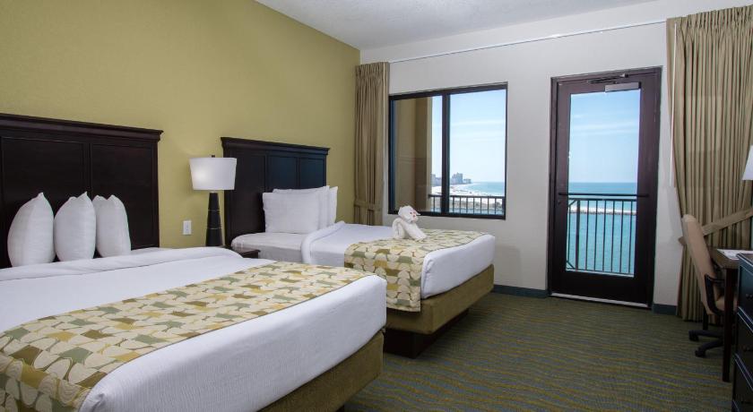 Image of Queen Room with Pool View 3
