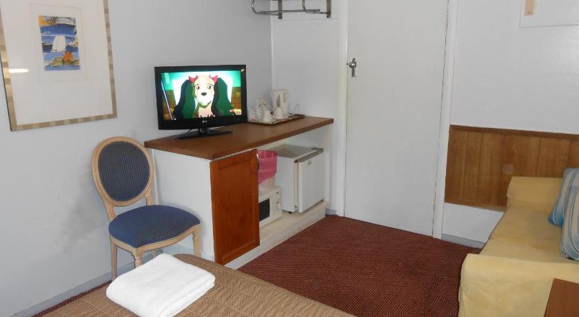 Foto, millel on kujutatud Kaheinimesetuba, Double - Privaatse vannitoaga (Double Room with Private Bathroom) 1
