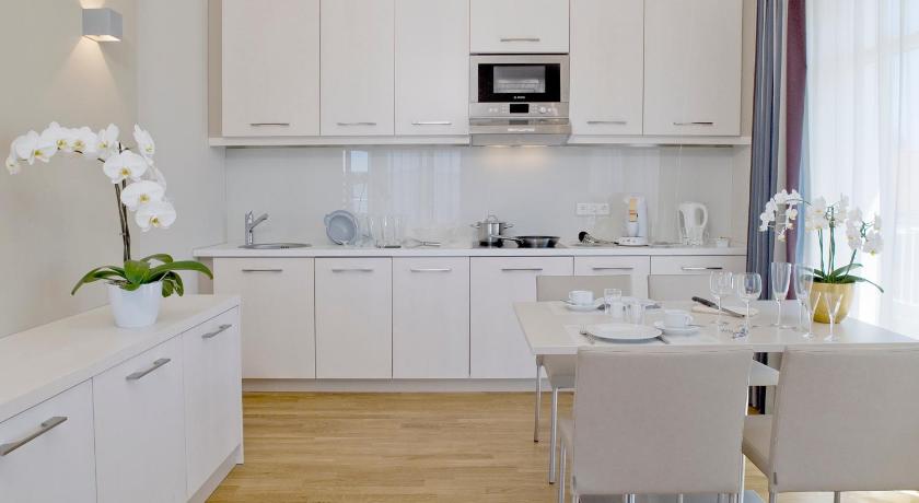 Image of Suite with partially Sea View 1