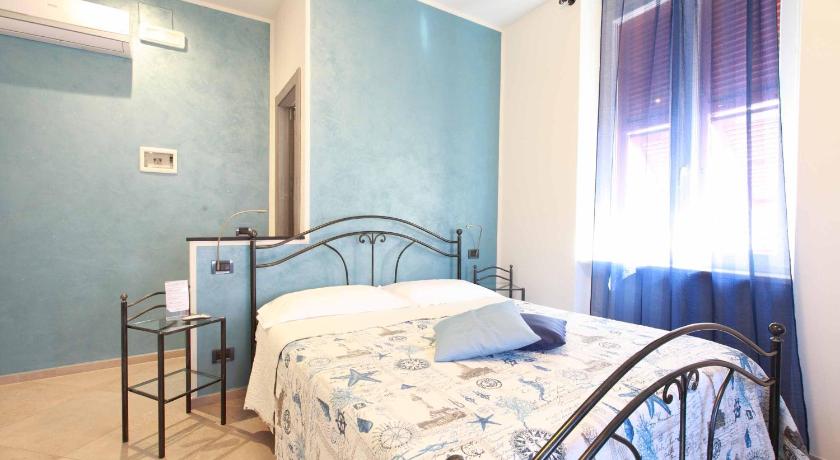 Фото: Стандартный двухместный номер с 1 кроватью (Standard Double Room) 7