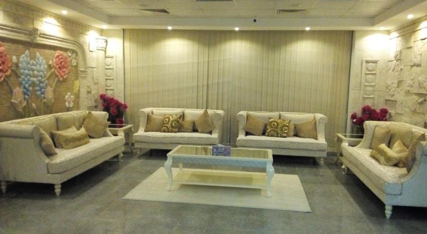 OYO 116 Platinium Hotel Apartments photo