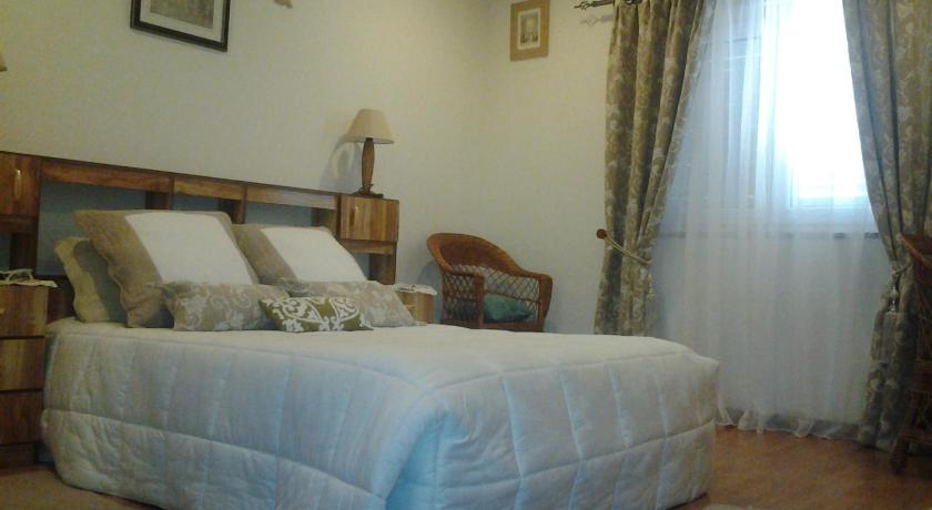 ラセド・デ・カヴァレイロス Hotel Azibo e Restaurante 2つ星 ホテル プール