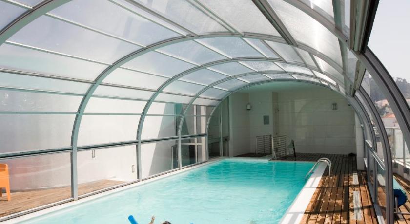 纳扎雷 Hotel Praia 4星级 酒店 泳池