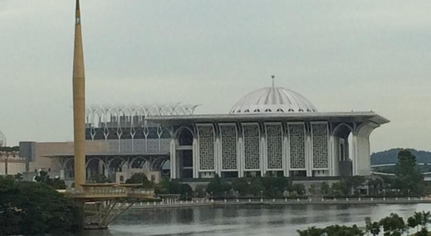 Putrajaya 1808 Homestay (15 beds) - image 4