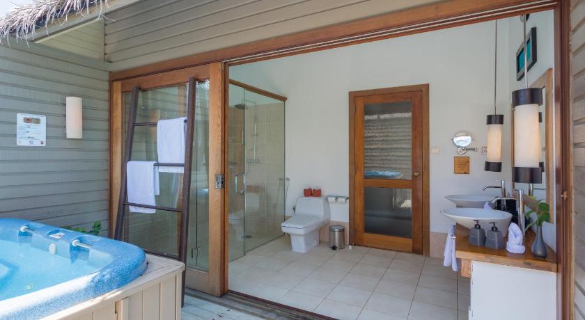 Image of Jacuzzi Water Villa 14