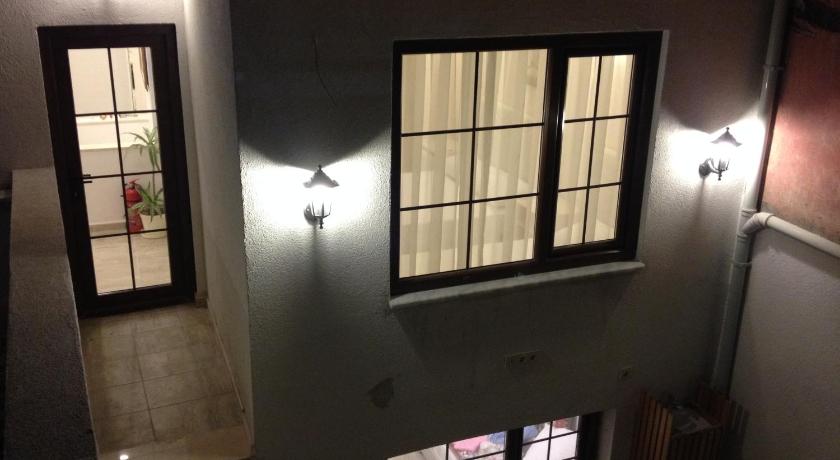 Image of Standard Triple Room 13
