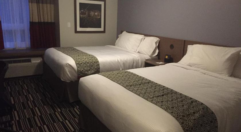 Microtel Inn & Suites by Wyndham Kirkland Lake