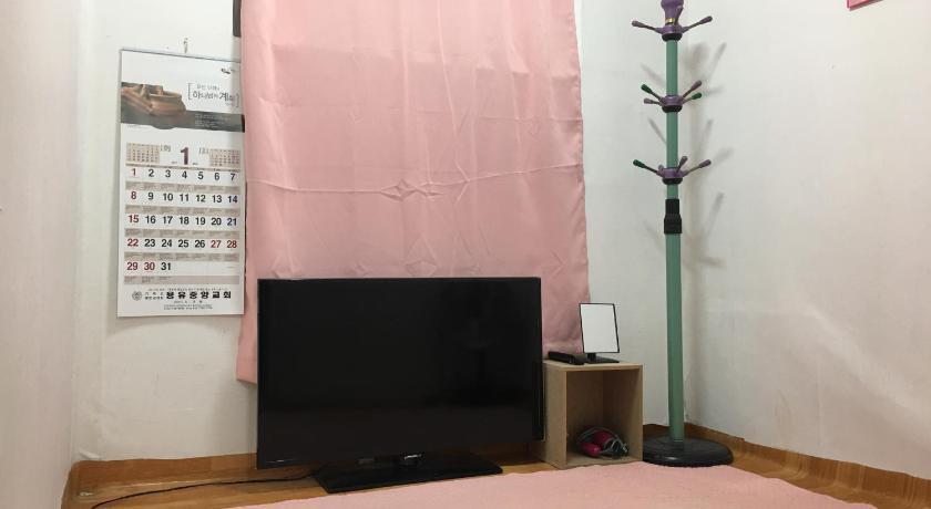 Image of Budget Twin Room 0