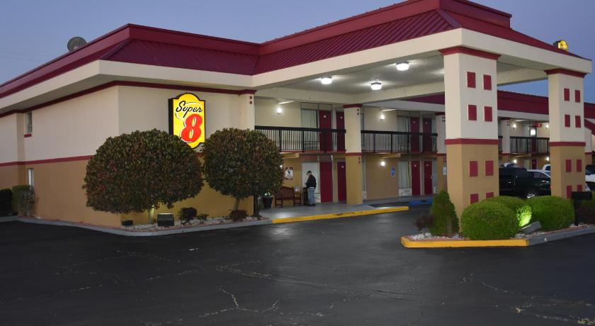 Super 8 By Wyndham Tifton photo