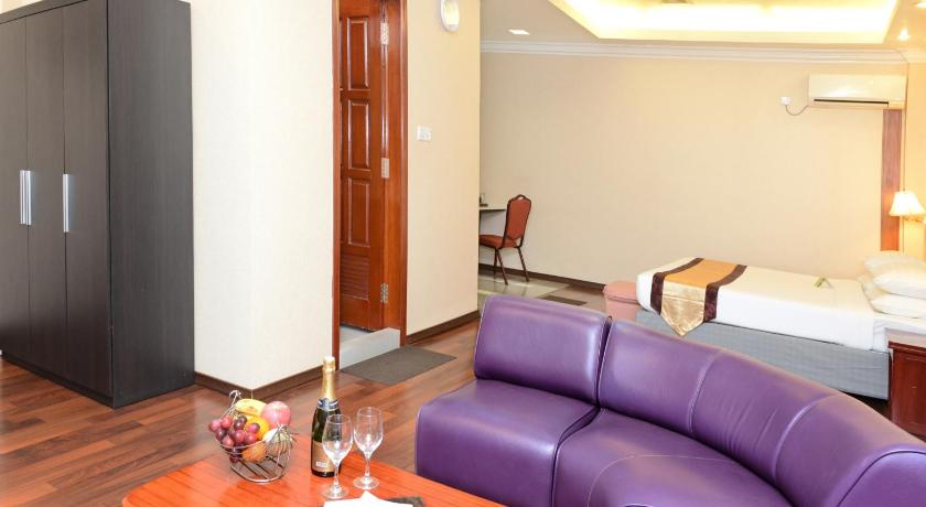 Image of Executive Suite Double Bed with Pagoda or City or River 8