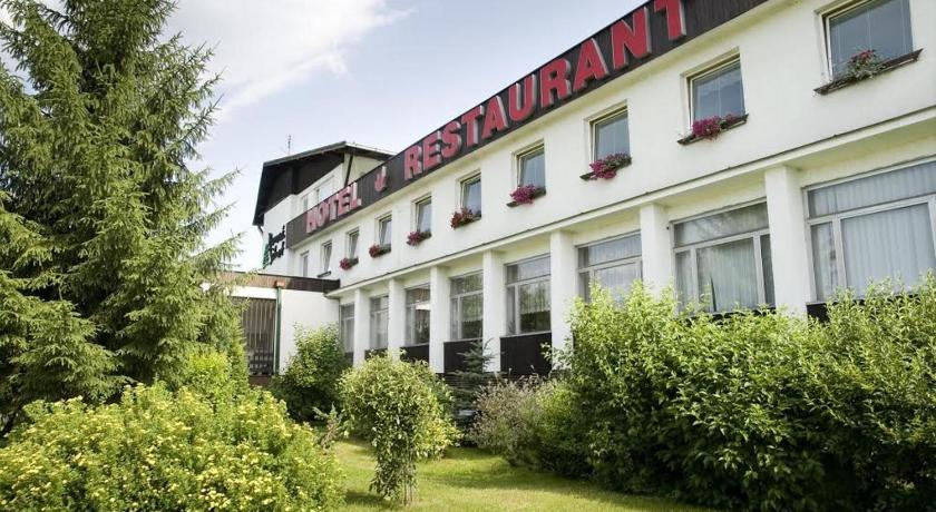 Borova Sihot ATC and penzion — Hotel in Podtureň