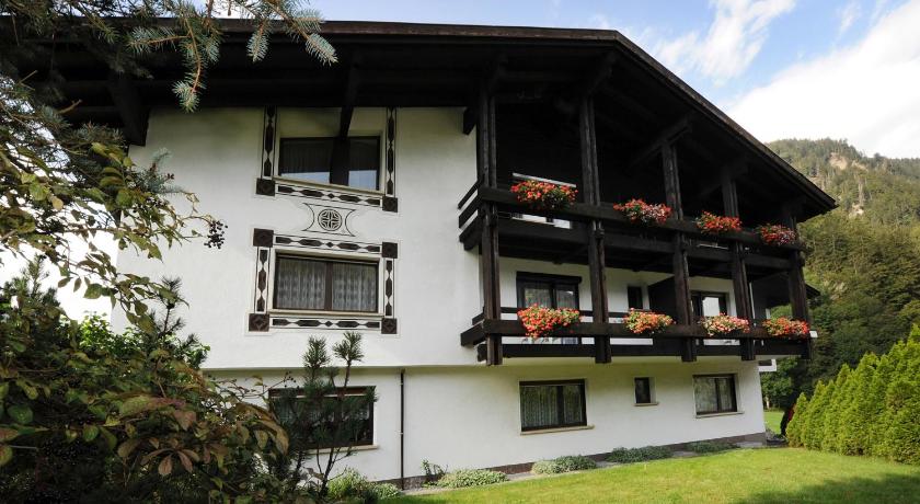 Haus Karin — Hotel in Sankt Gallenkirch