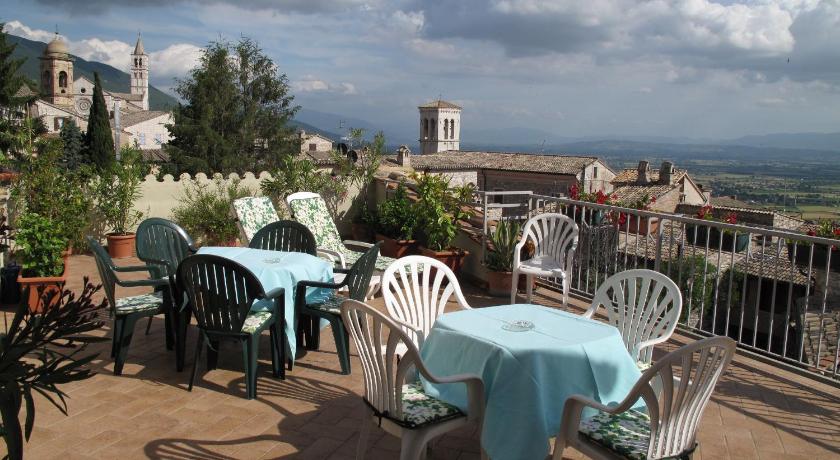 Book Now Pay Later At Hotel Umbra In Assisi Or Without Credit Card Hotel Umbra In Assisi, Umbra Outdoor Furniture