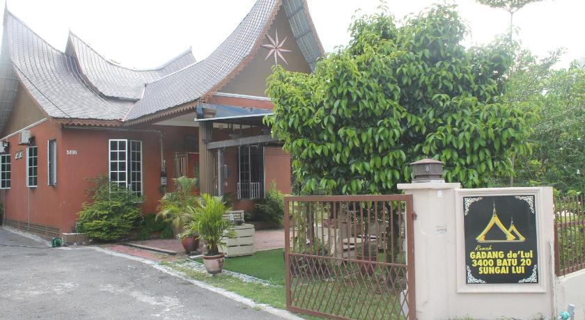 Rumah Gadang de'Lui Family Retreat Kuala Lumpur. JIMAT di 