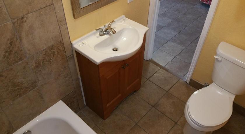 红沸泉 Budget Inn 住宿 泳池