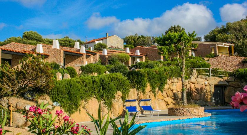 Rena Village — Hotel in Aglientu