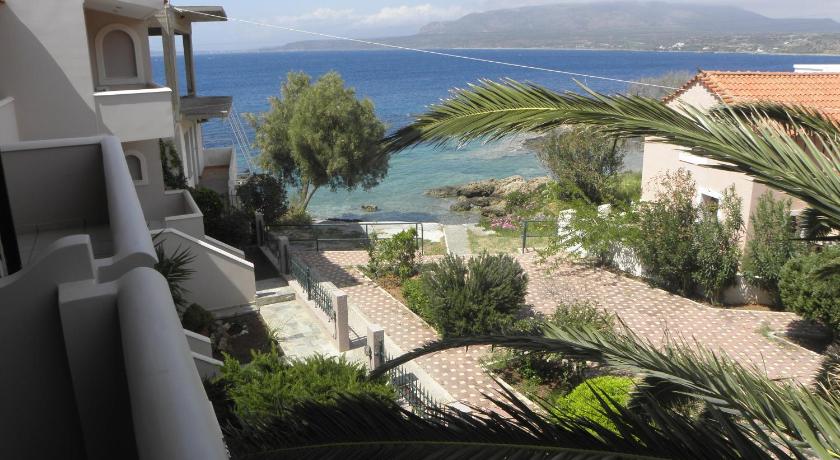 Lakonia Bay Apartments photo