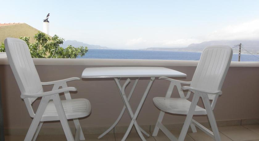 Lakonia Bay Apartments photo