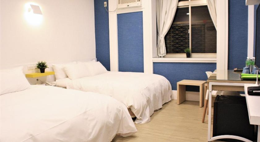 Image of Superior Double Room with Two Double Beds 7