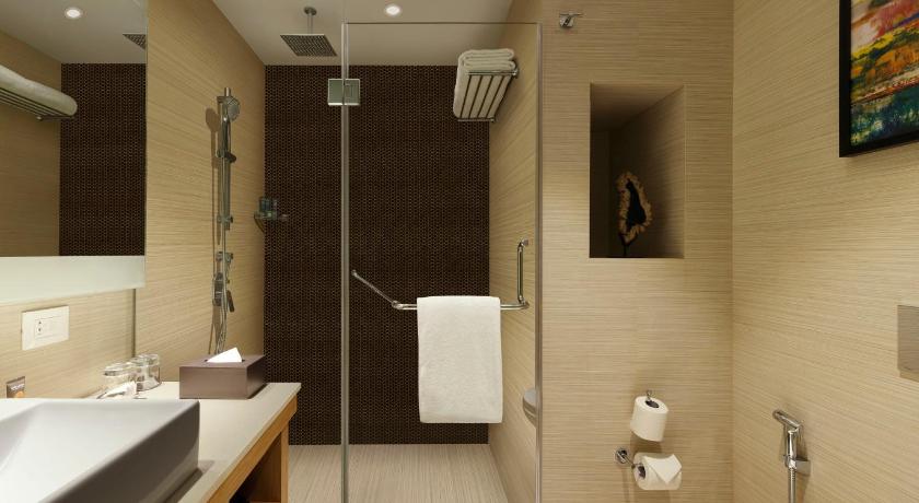 Image of Deluxe Suite With Premium Lounge Access And SPA 2