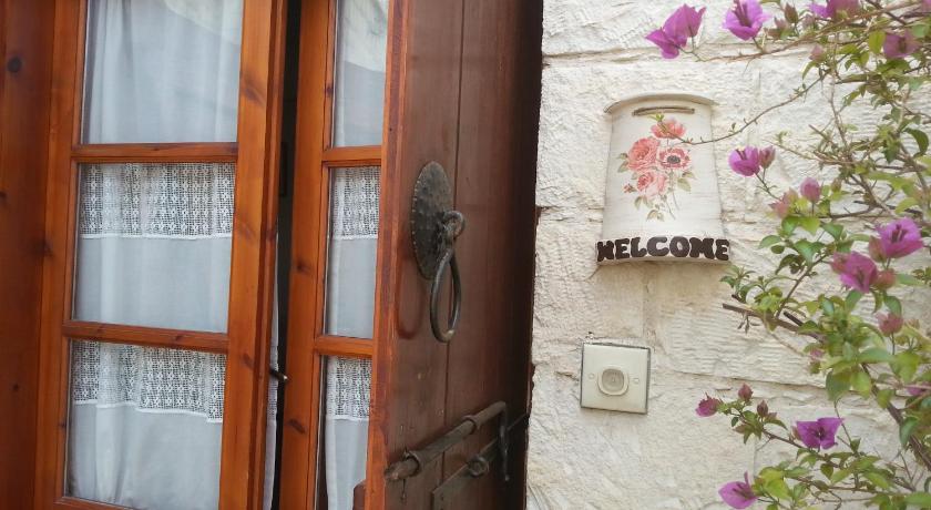 Villa Saint George Stone Costa Demetriou — Hotel in Kathikas Pafos