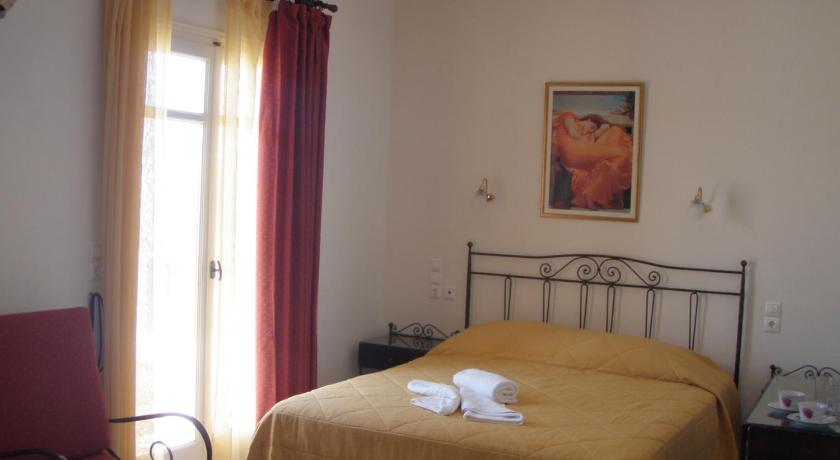 Chrysopelia Studios and Apartments photo