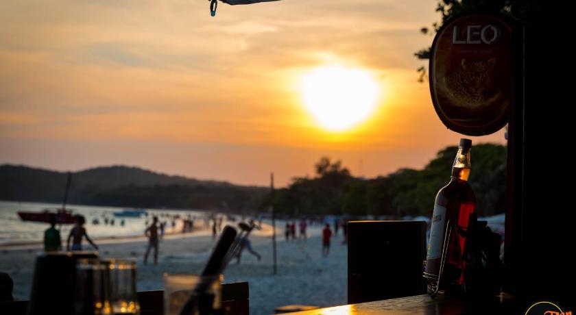 꼬사멧 / 코사멧 Baan Rom Talay 3성급 호텔 레스토랑