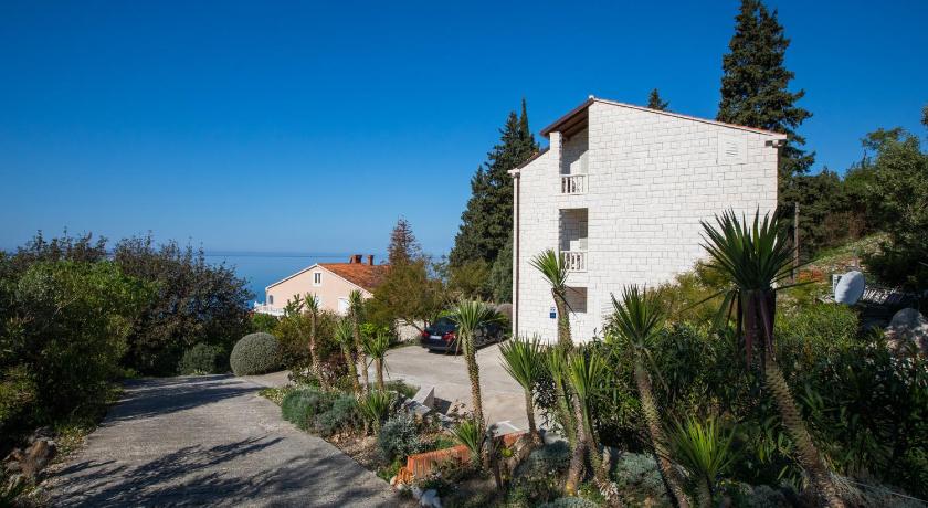 Apartments Silence — Hotel in Mlini