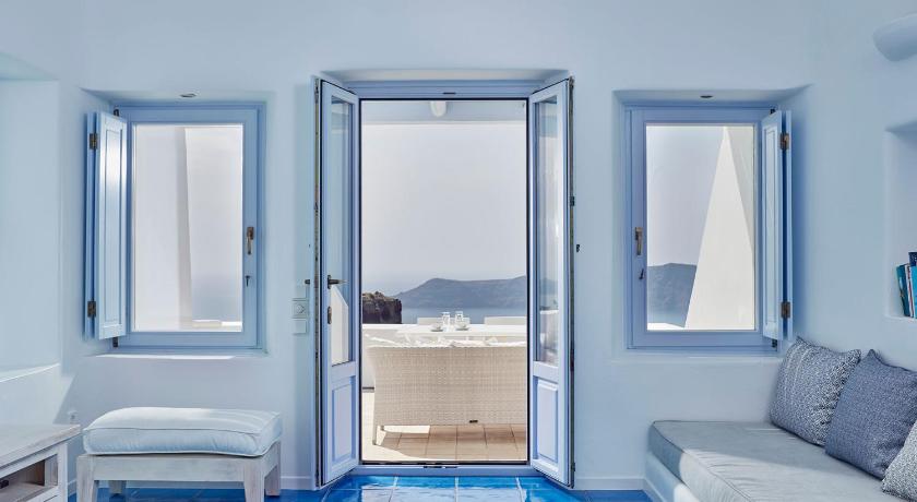 Image of Pool Suite with Caldera View (Only for 2 people) 1