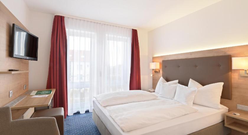 Hotel Poinger Hof — Hotel in Poing